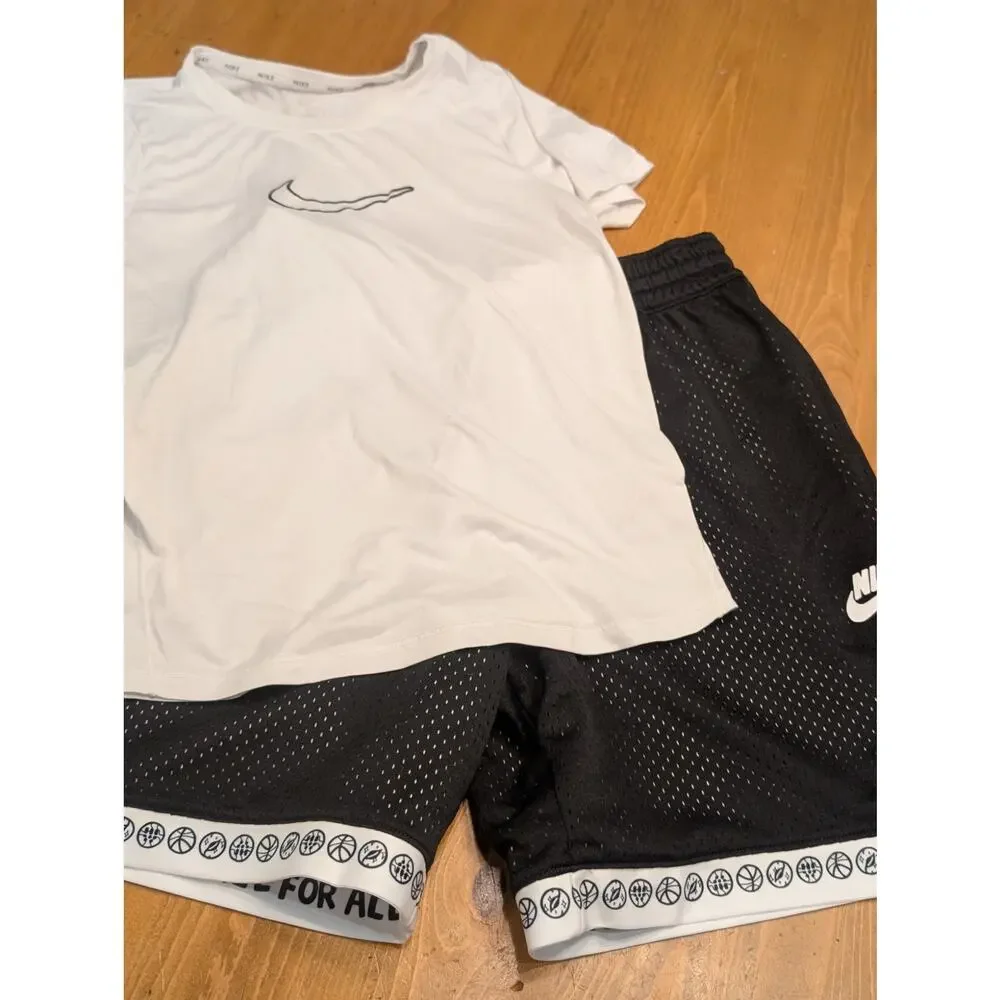 Nike 3 Piece Outfit, Unisex Reversible Basketball Shorts, (2) Dryfit Tees, Large